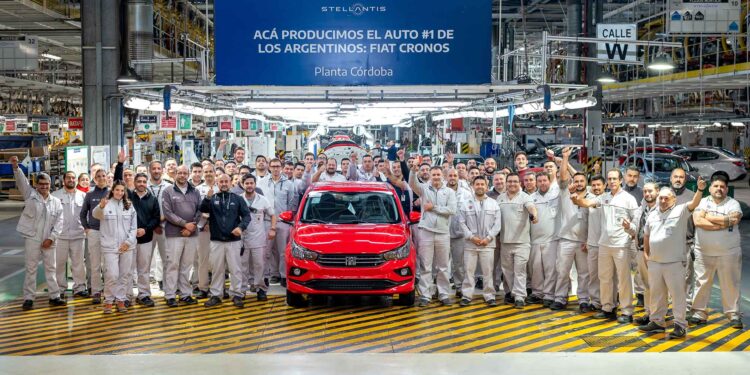Cronos imparable: el auto más vendido rompió un récord del Fiat 600