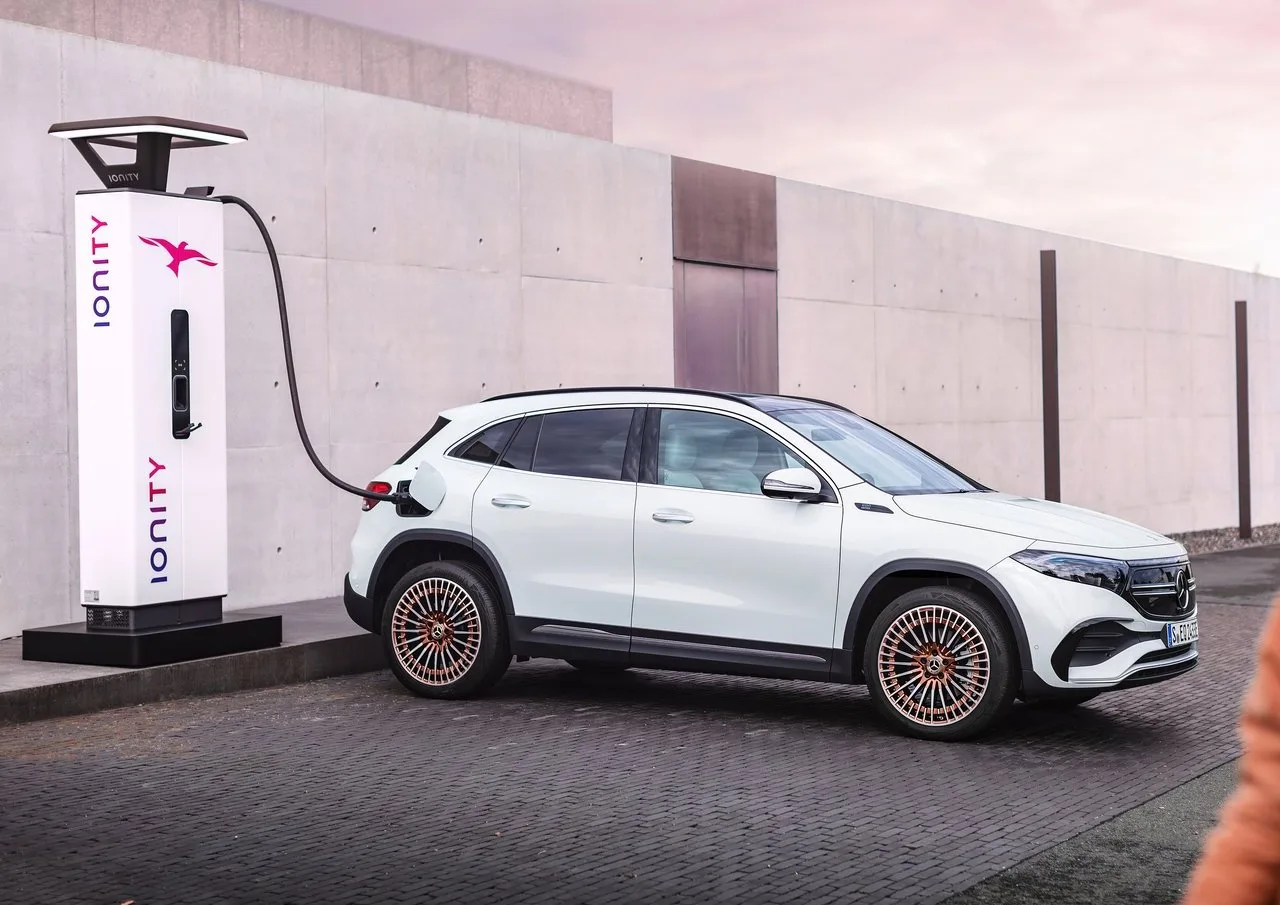 Mercedes-Benz se prepara para lanzar el EQA 350
