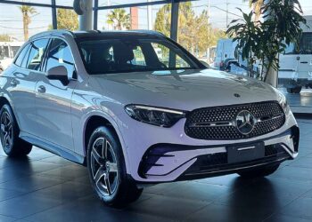 Mercedes-Benz-GLC-300-4Matic-blanca--Yacopini