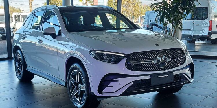 Mercedes-Benz-GLC-300-4Matic-blanca--Yacopini