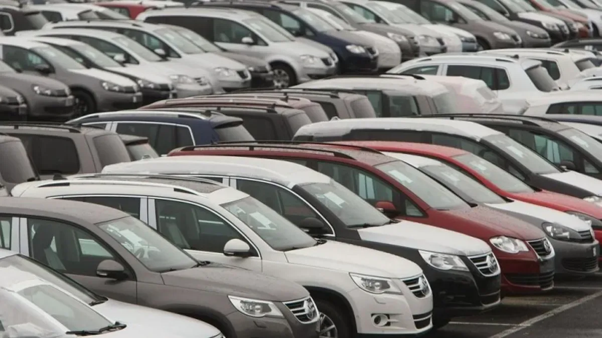 Muchos autos 0km sin precios tras la devaluación del dólar oficial