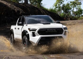 Toyota presentó la Tacoma 2024 y anticipa la próxima generación de Hilux