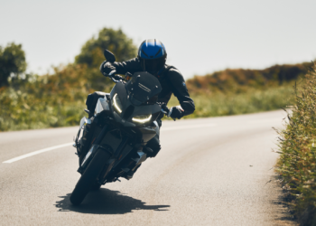 BMW M1000 XR.