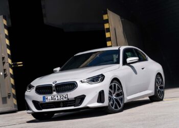 La Serie 2 Coupé se amplía con el lanzamiento del BMW 220i Coupé Advantage