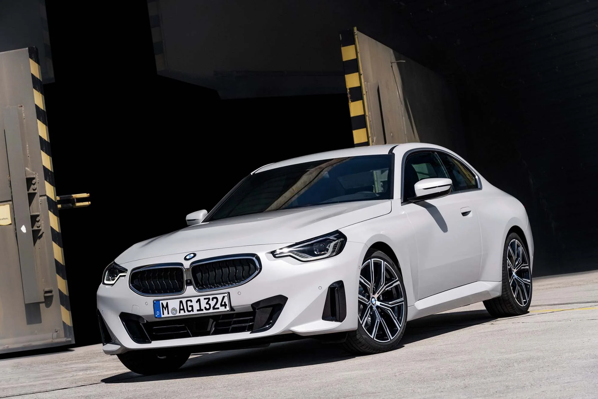 La Serie 2 Coupé se amplía con el lanzamiento del BMW 220i Coupé Advantage