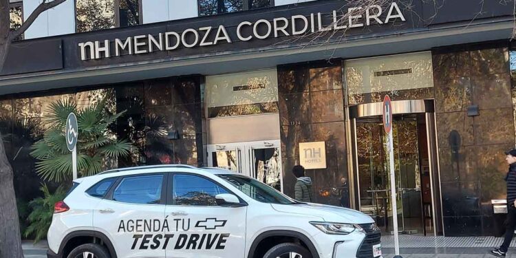 Chevrolet-Tracker-2023-blanca-Mendoza-test