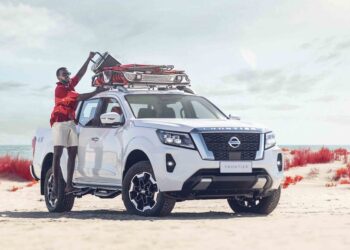 Acampar en una Nissan Frontier: la primera camioneta con carpa