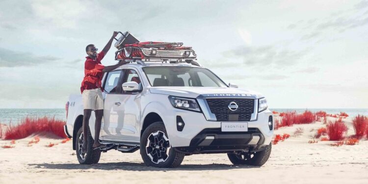 Acampar en una Nissan Frontier: la primera camioneta con carpa
