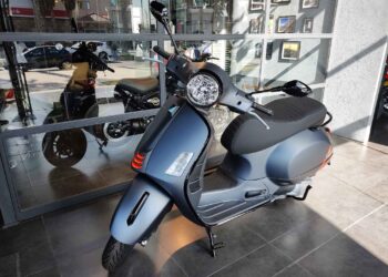 Vespa GTS Super Sport 300: conocimos el picante scooter de la marca italiana