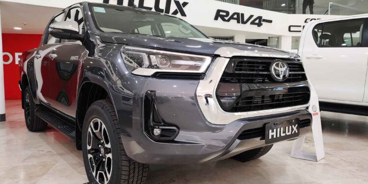 Desde lonas a barra de trabajo, todos los accesorios para sumar a la Toyota Hilux