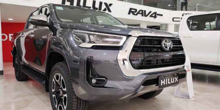 Desde lonas a barra de trabajo, todos los accesorios para sumar a la Toyota Hilux