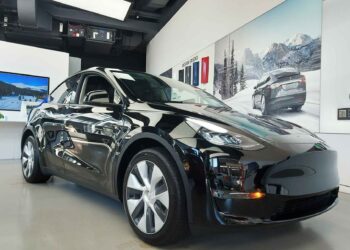 Tesla-Model-Y-black
