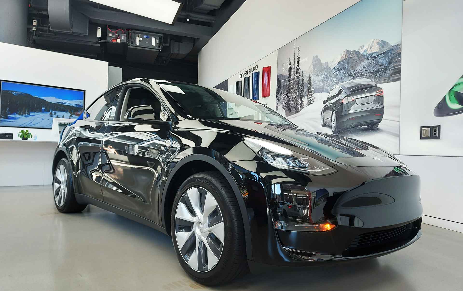 Tesla-Model-Y-black