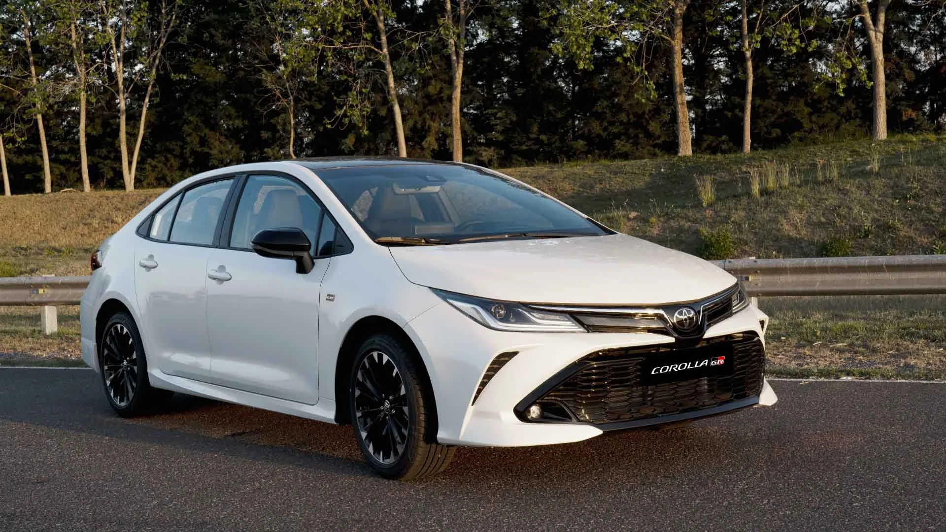 Toyota lanza el nuevo Corolla GR-Sport con nuevos detalles en seguridad y tecnología