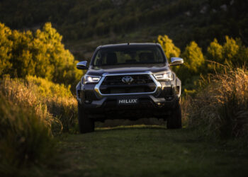 toyota-hilux-SRX-2023-001