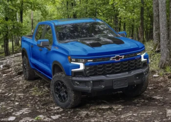 Chevrolet Silverado Cheyenne ZR2 Bison 2024