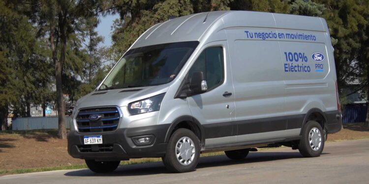 Ford presenta en Argentina la E-Transit, la versión 100% eléctrica de la van de carga