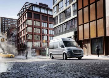 Mercedes-Benz lanza en el país la Sprinter con el nuevo motor OM654