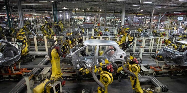 Así trabajan los robots de Nissan en sus plantas de Sudamérica