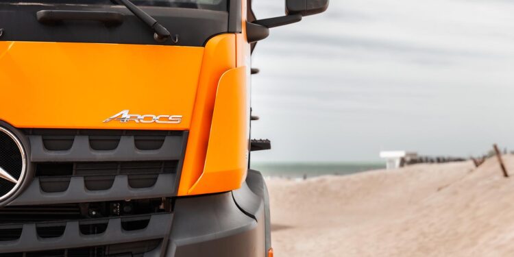 Mercedes-Benz lanza el nuevo camión Arocs 4848 K