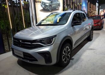 Nueva-Saveiro-2024-gris-Extreme