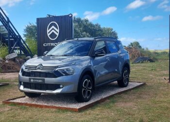 Nuevo-Citroen-C3-Aircross-Gris-plata
