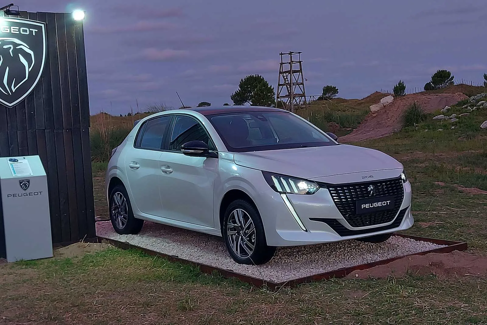 El Peugeot 208 Turbo fue presentado en la costa argentina ¿Cuándo se lanza?