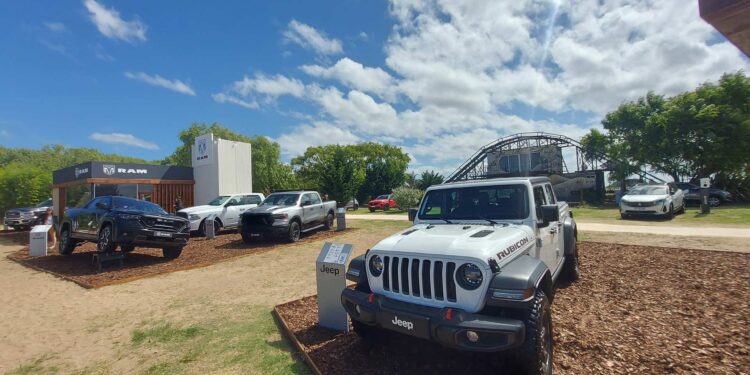 summer-car-show-stellantis-enero