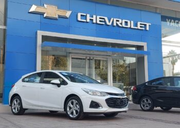 Venden los últimos Chevrolet Cruze con un dólar a 1100 pesos