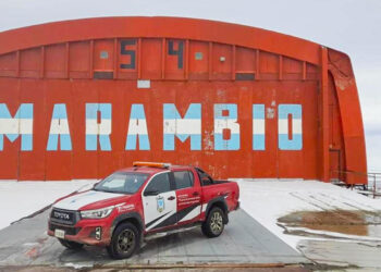 Una Toyota Hilux GR-Sport II se prueba en los indómitos terrenos de la Antártida