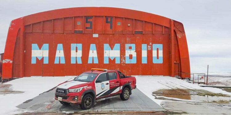 Una Toyota Hilux GR-Sport II se prueba en los indómitos terrenos de la Antártida