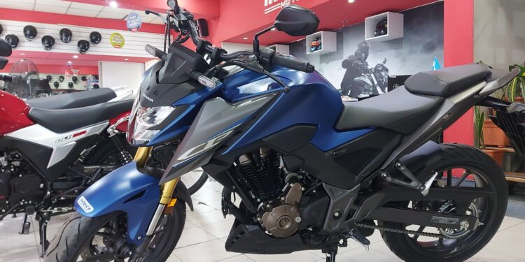 HONDA CB300F TWISTER