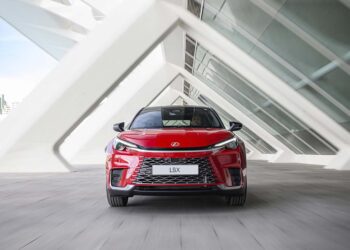 Conocé el Lexus LBX, el flamante SUV híbrido que llegó al país