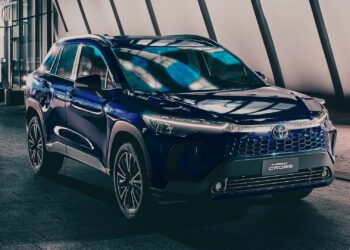 El Corolla Cross 2025, que llegará a nuestro país, fue presentado oficialmente en Brasil