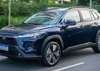 El Corolla Cross 2025, que llegará a nuestro país, fue presentado oficialmente en Brasil
