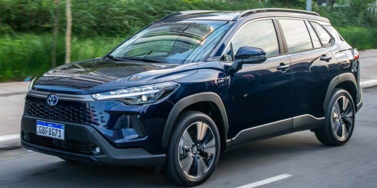 El Corolla Cross 2025, que llegará a nuestro país, fue presentado oficialmente en Brasil