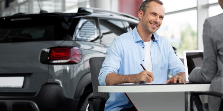 Los beneficios de adquirir un auto seminuevo en una agencia especializada
