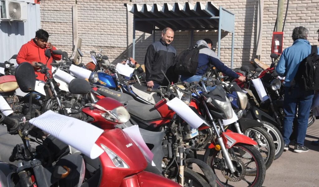 Subasta de vehículos: nuevo remate de autos y motos en la provincia