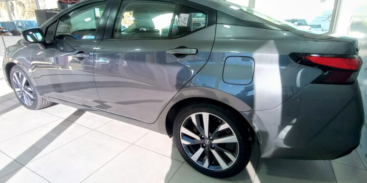 nissan versa