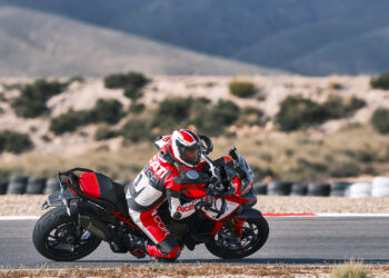 ducati multistrada v4 pikes peak