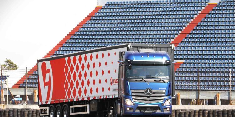 Mercedes-Benz Actros 2548 LS/33, el experto en transporte extrapesado
