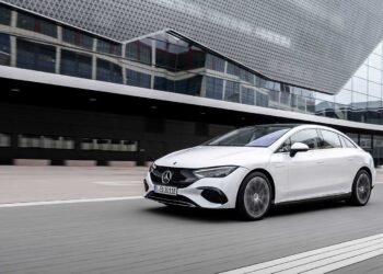 Con un EQE eléctrico, Mercedes-Benz alcanza un récord histórico de producción