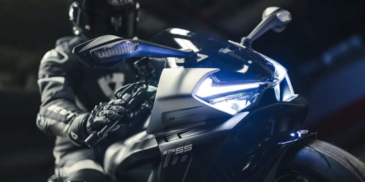 Nueva CFMoto 675SS 2025