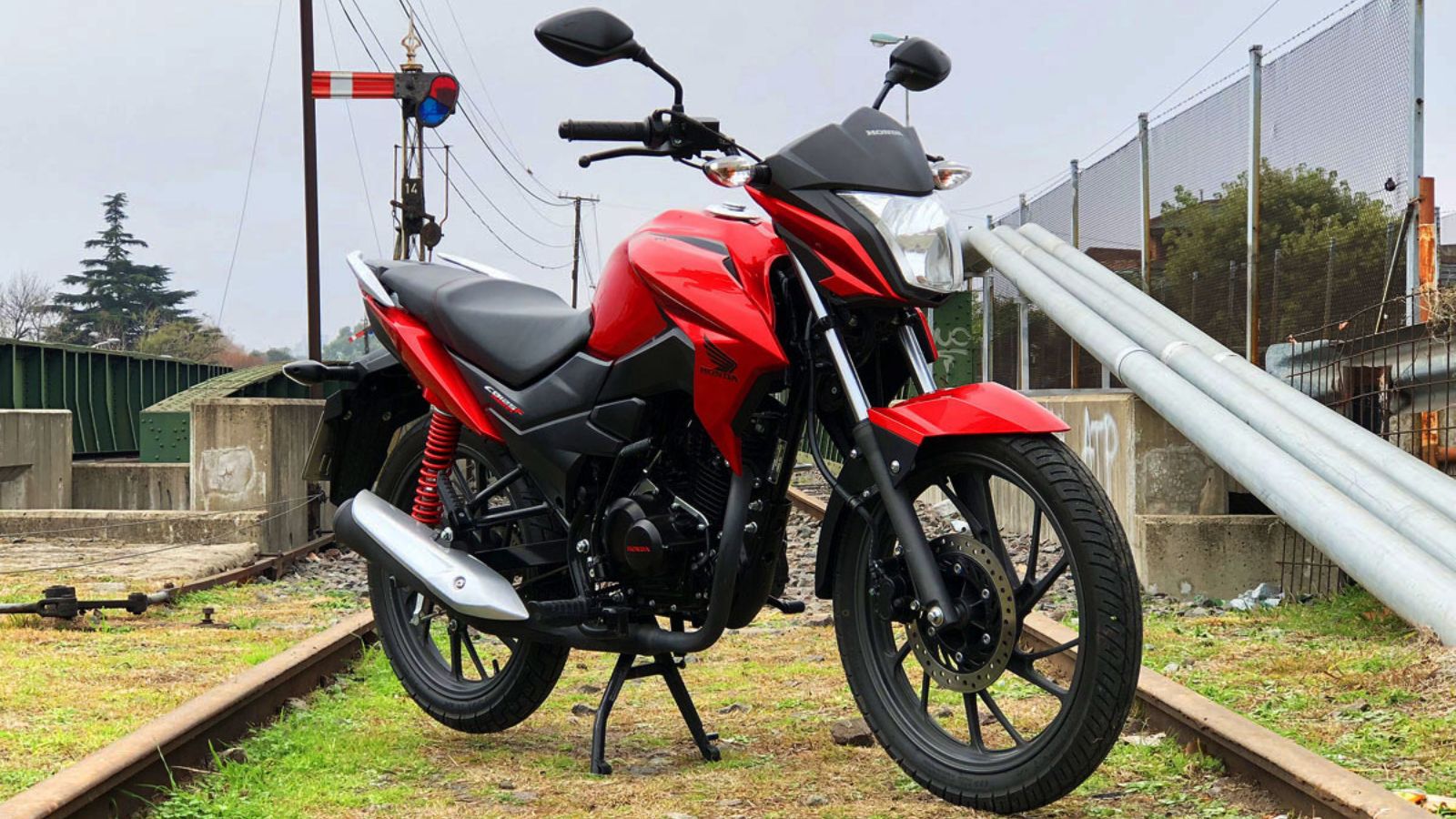 Honda CB125F Twister.