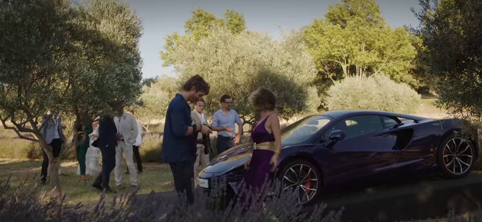 La mentira del McLaren lavanda de la serie Emily en París