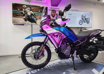 La imponente CFMoto 450MT lista para la aventura en Mendoza