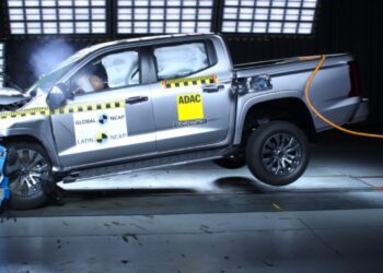 Crash test: Mitsuibishi L200 / LatinNCAP