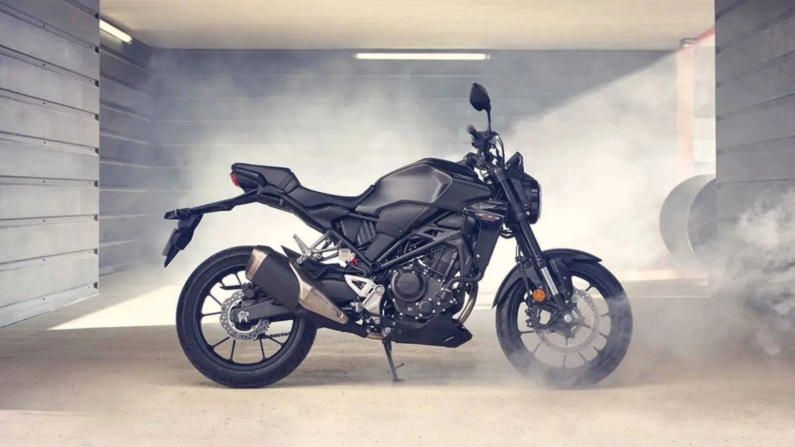 Imperdible: este es el nuevo precio de la Honda CB300R en España
