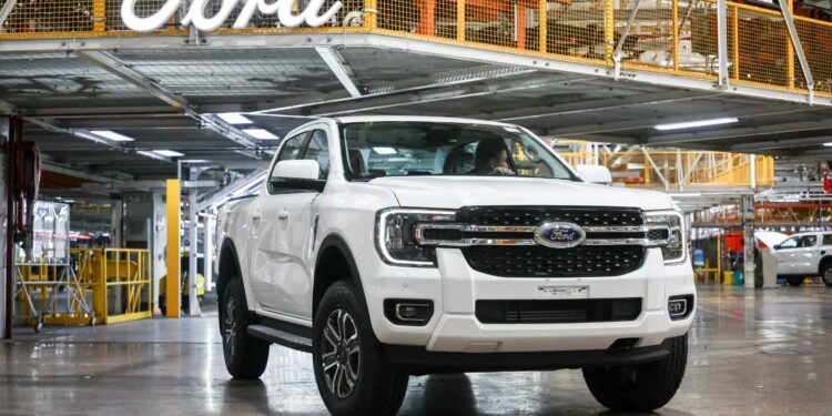 Ford aumenta la producción en Argentina y suma más empleados