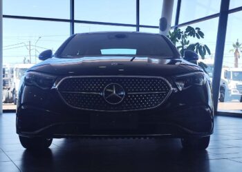 El nuevo Clase E, el primer Mercedes con IA llegó a Mendoza